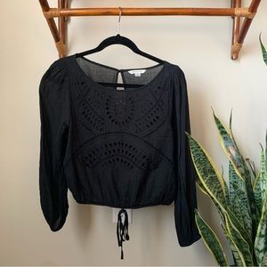 American Eagle Cut Out Cropped Blouse